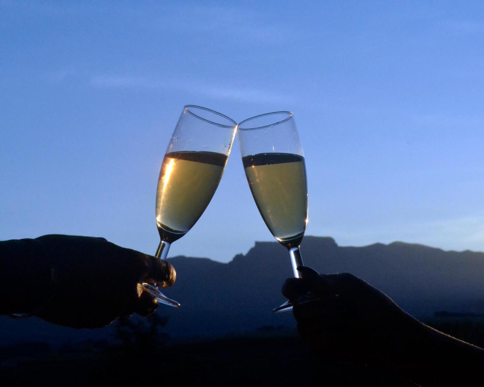 The Nest Drakensberg Mountain Resort Hotel Champagne Valley Exterior photo